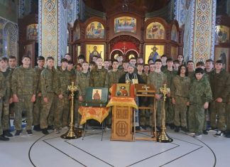 В храме святого мученика Иоанна Воина, расположенном на территории парка «Патриот», курсанты приняли участие в Таинстве Покаяния