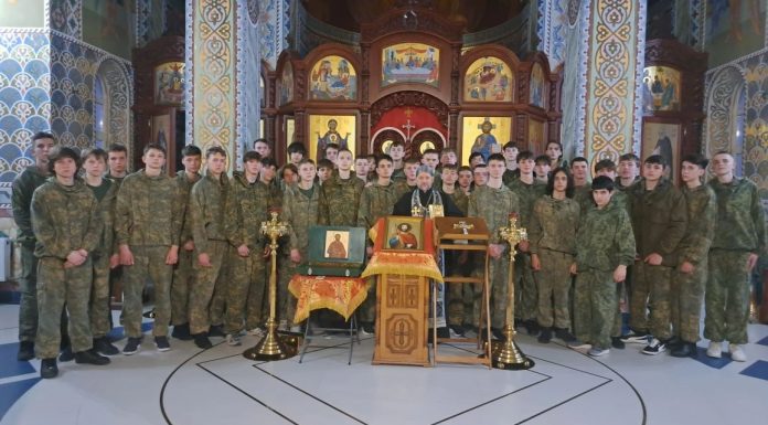 В храме святого мученика Иоанна Воина, расположенном на территории парка «Патриот», курсанты приняли участие в Таинстве Покаяния