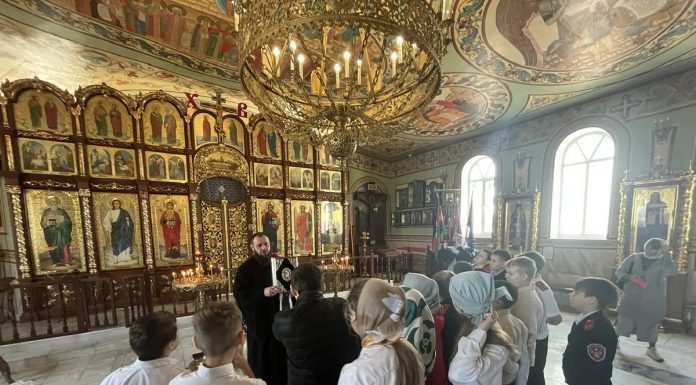 В храме Святой Троицы станицы Динской в рамках Дня православной книги состоялась встреча с учениками казачьего класса