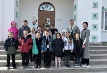 Храм Святой Троицы станицы Динской посетили казачата школы № 1 им. А. Туркина