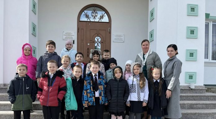 Храм Святой Троицы станицы Динской посетили казачата школы № 1 им. А. Туркина