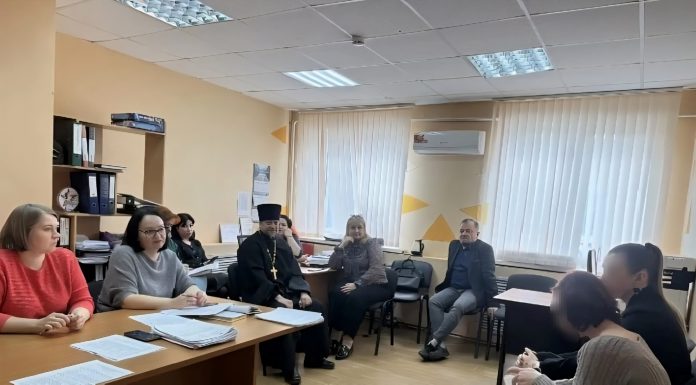 Протоиерей Александр Коваленко принял участие в заседании комиссии по делам несовершеннолетних
