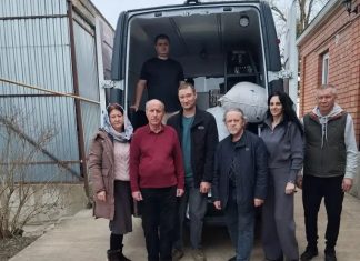 Сестры и братья милосердия имени святого Евгения Боткина Свято-Георгиевского храма города Хадыженска организовали сбор гуманитарной помощи