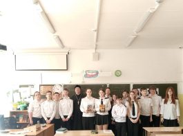 Протоиерей Роман Андропов встретился с учениками казачьего класса