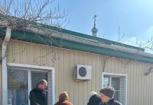 В храме преподобного Илии Муромского прошла благотворительная акция по раздаче вещей нуждающимся