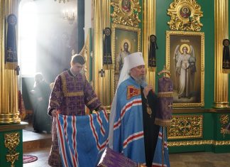 Митрополит Василий совершил Божественную литургию в храме святой блаженной Матроны Московской города Краснодара