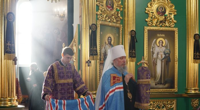 Митрополит Василий совершил Божественную литургию в храме святой блаженной Матроны Московской города Краснодара