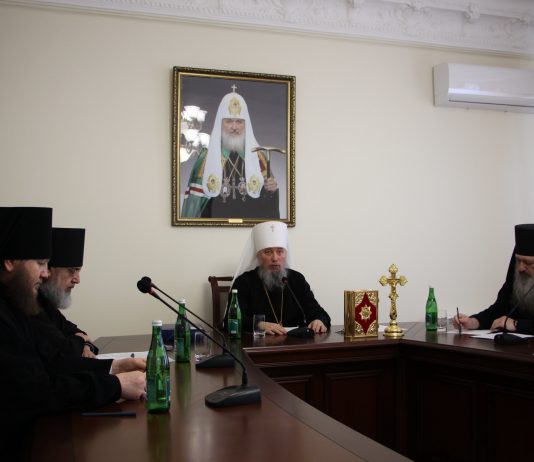 В конференц-зале Екатеринодарской епархии состоялось очередное заседание Архиерейского совета Кубанской митрополии