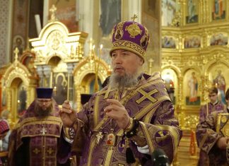 В канун Крестопоклонной Недели митрополит Василий совершил Всенощное бдение в Свято-Екатерининском кафедральном соборе