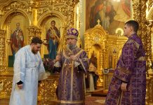 Митрополит Василий совершил Божественную литургию в Свято-Екатерининском кафедральном соборе