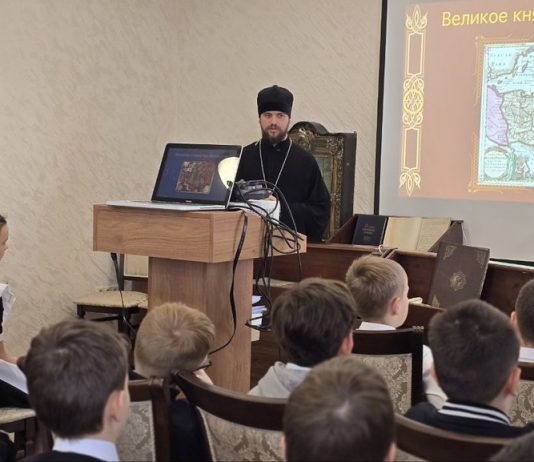 В станице Динской состоялась выставка редких и старинных книг из фондов церковно-исторического кабинета Екатеринодарской семинарии