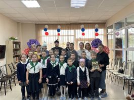 Воспитанники православного семейного центра посетили дом престарелых