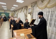 В храме Святого Духа состоялась выставка редких и старинных изданий из фонда Екатеринодарской духовной семинарии