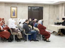 В храме великомученика и целителя Пантелеимона состоялся семинар, посвященный истории и основам сестринского служения