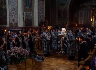 Митрополит Василий совершил утреню с чтением Великого покаянного канона преподобного Андрея Критского в Свято-Екатерининском кафедральном соборе