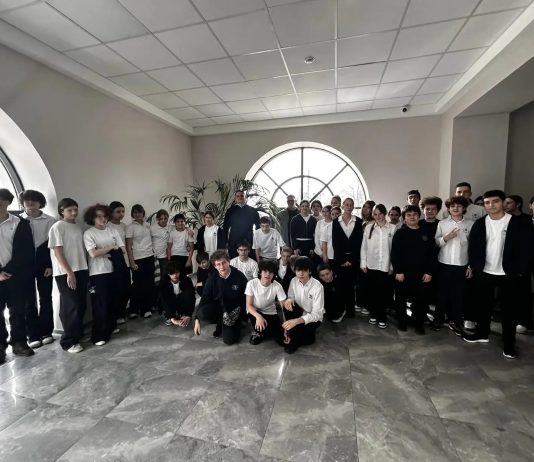 В гимназии «Лидер» прошла встреча, посвященная волонтерской работе