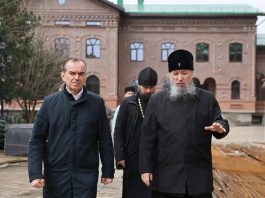 Екатеринодарскую духовную семинарию посетили митрополит Екатеринодарский и Кубанский Василий и Вениамин Иванович Кондратьев