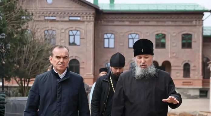 Екатеринодарскую духовную семинарию посетили митрополит Екатеринодарский и Кубанский Василий и Вениамин Иванович Кондратьев