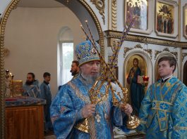 Митрополит Василий совершил Божественную литургию в Свято-Георгиевском храме станицы Азовской