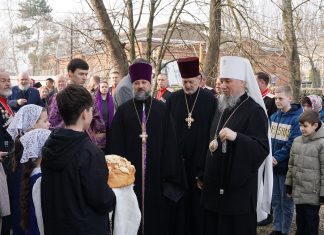 Митрополит Василий совершил Божественную литургию в строящемся Свято-Никольском храме станицы Марьянской