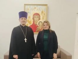 Иерей Иоанн Усачёв провел встречу с с директором лицея № 27 города Краснодара