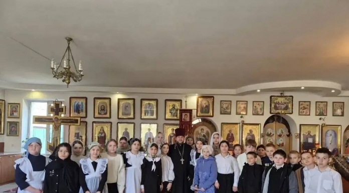 Школьники посетили храм Вознесения Господня в станице Старомышастовской