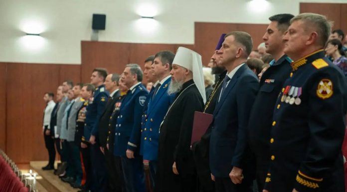 Митрополит Василий принял участие в торжественных мероприятиях, посвященные 10-летию со дня образования Федеральной службы войск национальной гвардии и 215-летию со дня образования войск правопорядка