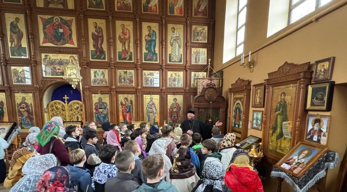 В Свято-Никольском храме станицы Северской прошла экскурсия для школьников