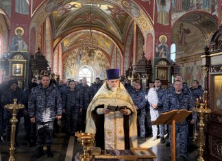 В храме Святого Духа состоялся водосвятный молебен для сотрудников Росгвардии