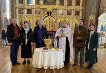 Представители казачьих коллективов «Казачий Православный ансамбль» и «Казачий Сувенир» посетили Свято-Троцкий собор