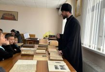 В храме свт. Николая Чудотворца на Садах состоялась выставка редких и старинных книг из фонда Екатеринодарской семинарии