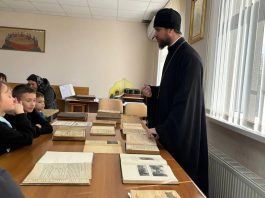В храме свт. Николая Чудотворца на Садах состоялась выставка редких и старинных книг из фонда Екатеринодарской семинарии