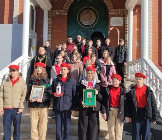В храме Вознесения Господня прошел очередной этап патриотической эстафеты «Свеча Памяти»