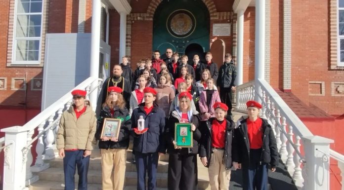 В храме Вознесения Господня прошел очередной этап патриотической эстафеты «Свеча Памяти»