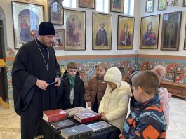 Иерей Сергий Кондратенко провел открытые уроки для учеников православного семейного центра РКШ «Лествица»