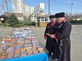 В храме Вознесения Господня прошла выставка-продажа «Книжный мир православия»