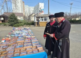 В храме Вознесения Господня прошла выставка-продажа «Книжный мир православия»