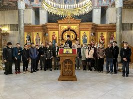 В храме великомученика и целителя Пантелеимона прошла экскурсия для школьников