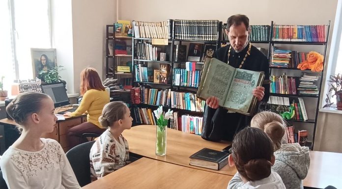 Сотрудники и учащиеся Краснодарского хореографического училища встретились с иереем Георгием Темировым