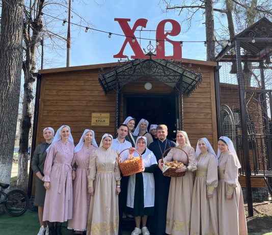 Иерей Иоанн Усачёв вместе с сёстрами милосердия совершил визит в больницу скорой медицинской помощи