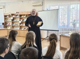 В Северской районной библиотеке проходит выставка ко Дню православной книги