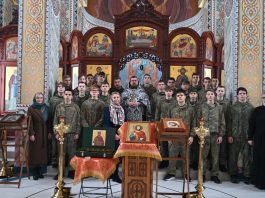 Воспитанники центра «Патриот» посетили богослужения и встретились с диаконом Романом Ермаковым