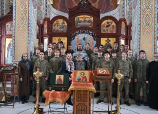 Воспитанники центра «Патриот» посетили богослужения и встретились с диаконом Романом Ермаковым