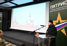 Воспитанники центра «Патриот» посетили богослужения и встретились с диаконом Романом Ермаковым