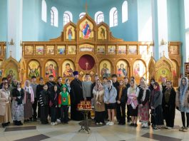 В Свято-Троицком храме состоялась беседа с молодежью, посвященная духовно-нравственным ценностям