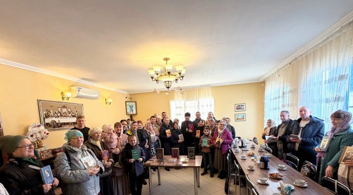 В храме в честь иконы Божией Матери «Спорительница хлебов» прошла беседа, посвящённая Дню православной книги