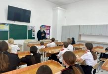 Протоиерей Игорь Медведев провёл для учеников станичной школы № 7 познавательную беседу