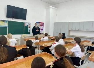 Протоиерей Игорь Медведев провёл для учеников станичной школе № 7 познавательную беседу