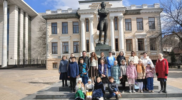 Воспитанники воскресной школы храма свт. Николая посетили библиотеку им. А. С. Пушкина