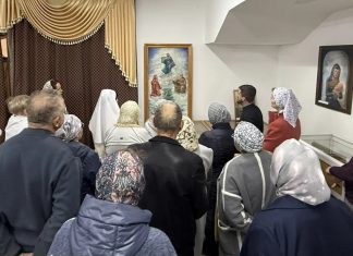 В Свято-Троицком храме Горячего ключа открылась выставка картин Тимура Тагиева